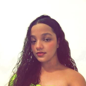 Babysitter in Paracatu: Emilly