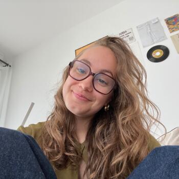 Baby-sitter Souligné-sous-Ballon: Luna