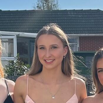 Babysitter in Christchurch: Evie