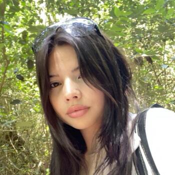 Niñera en La Plata: Celeste abril