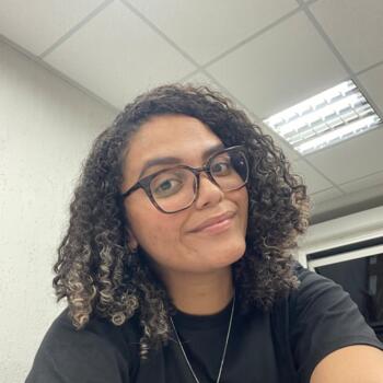 Babá em Caragua: Emanoela
