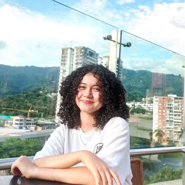 Babysitter in Armenia: Anyi Paola