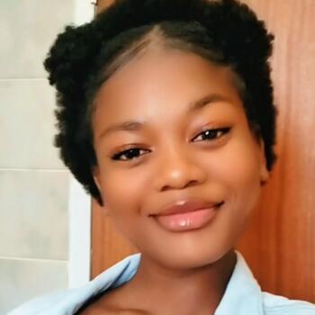 Babysitter in Akasia: Omphile