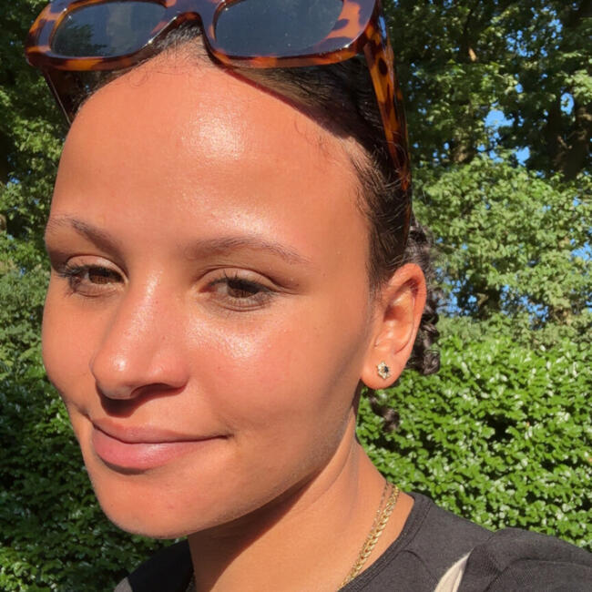Babysitter in Clichy: Enora