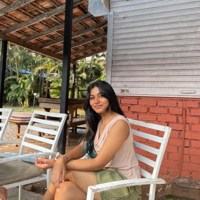 कोच्चि में बेबीसिटर: Bindeya