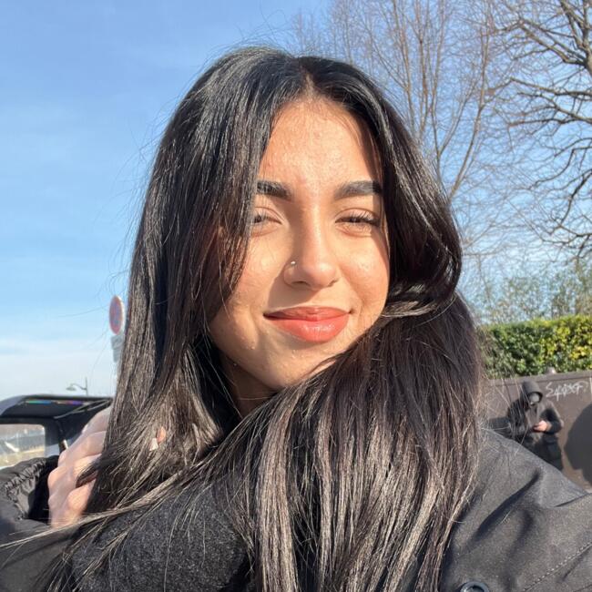 Babysitter in Montereau-Fault-Yonne: Nazlı