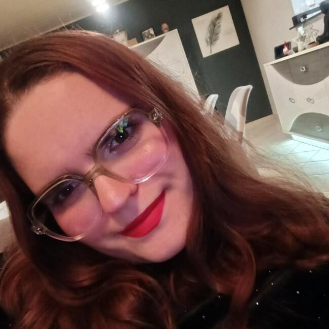 Babysitter in Saint-Clair-de-Halouze: Flavie