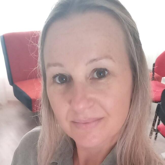 Babysitter in Matosinhos Municipality: Simone