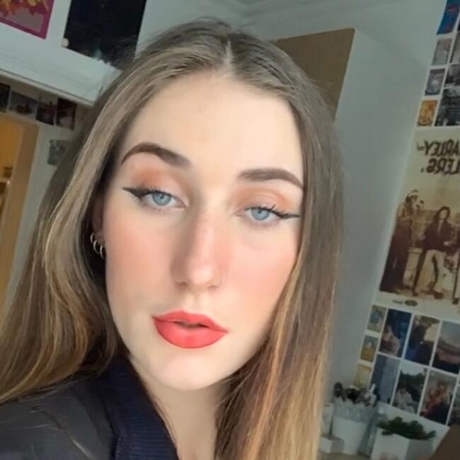 Babysitter in Paris: Lena