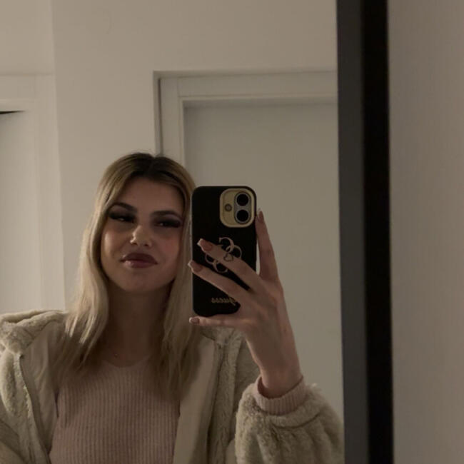 Varuška v Radomlje: Kaja