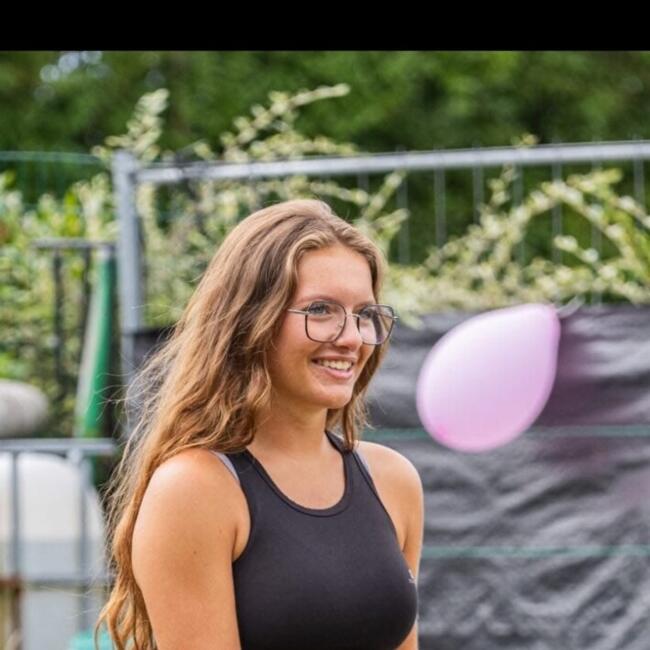 Babysitter in Le Havre: Calie