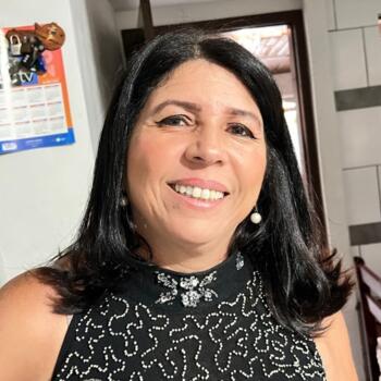 Babysitter São José dos Pinhais: Alaide