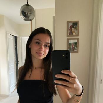 Babysitter in Beauvais: Jouliana