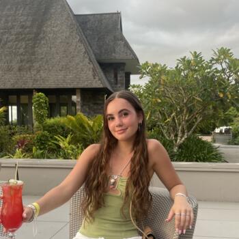 Babysitter Darwin: Illyssa