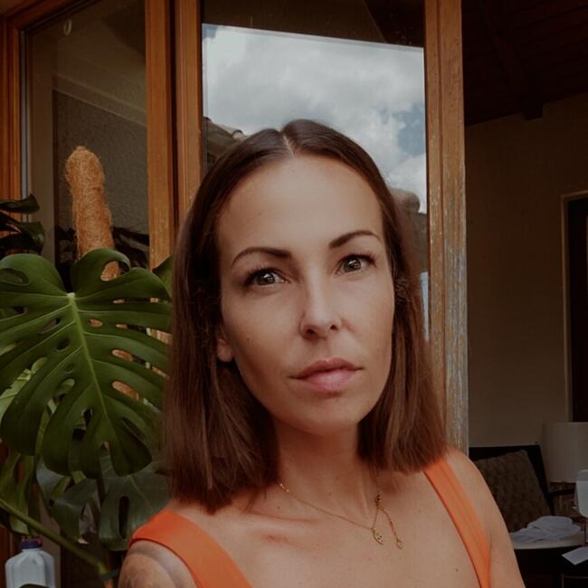 Childminder in Cortébert: Malika