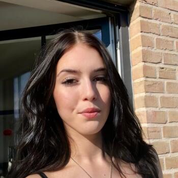 Babysitter Geraardsbergen: Yana