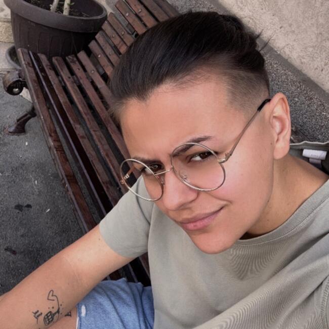 Babysitter in Bucharest: Adina