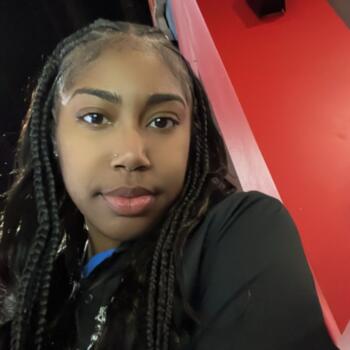 Babysitter in Pompano Beach: Ronia