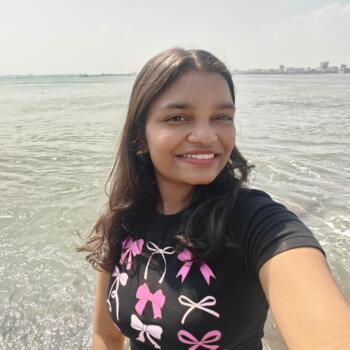 बम्बई में बेबीसिटर: Amisha