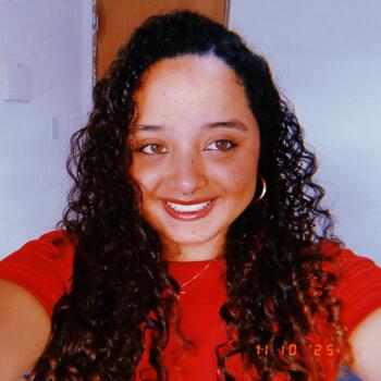 Babá em Catalão: Ludmila