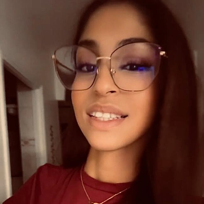 Babysitter in Stains: Manelle