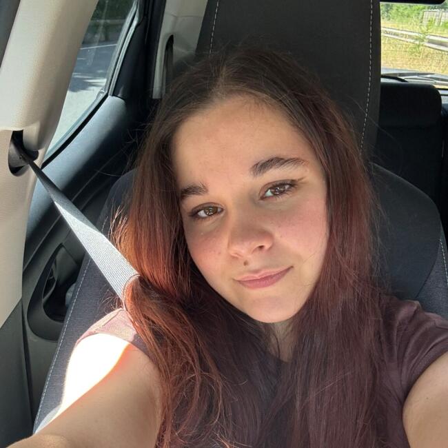 Babysitter in Poitiers: Lola