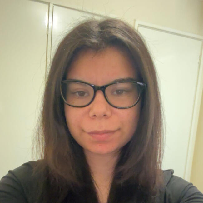 Babysitter in Sale: Darlene