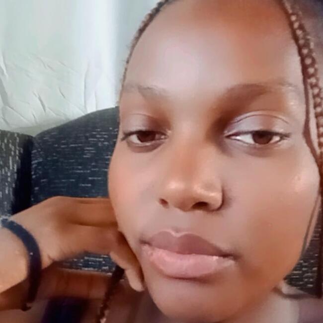 Babysitter in Cape Town: Angella Irvine