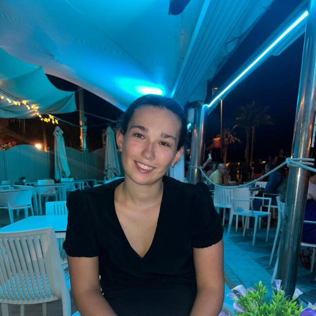 Babysitter in Maisons-Alfort: Jade