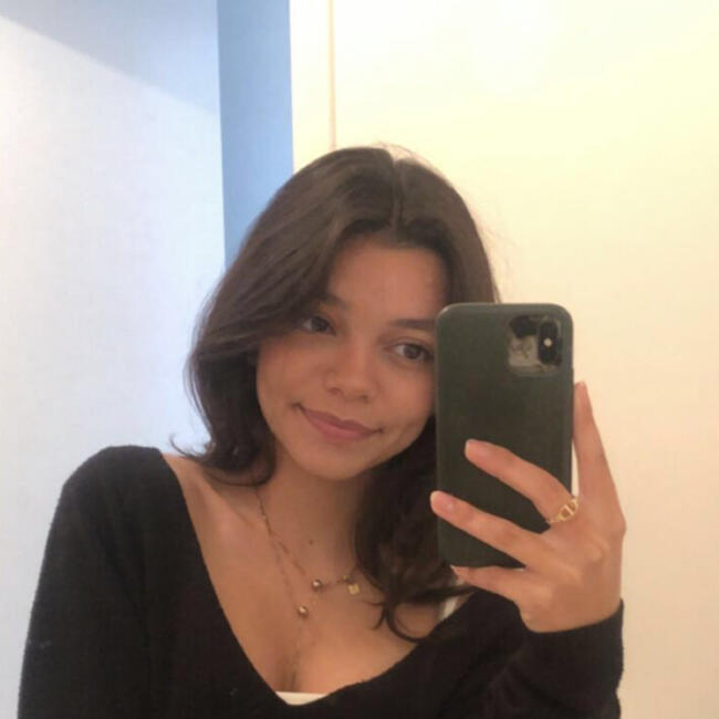 Babysitter in Amiens: Dina