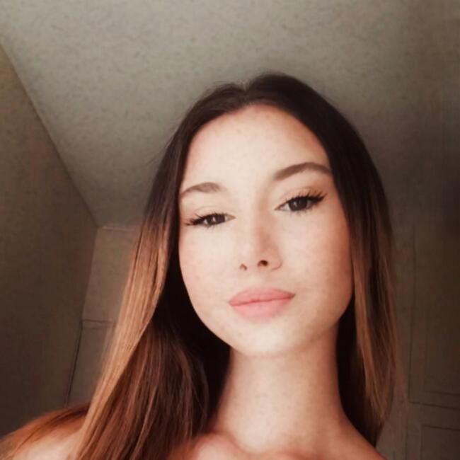 Babysitter in Argyroúpoli: Έλενα