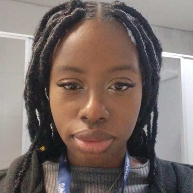 Babá em Cotia: Giulya Helena