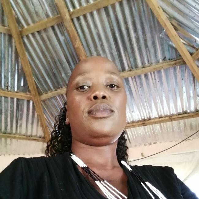 Nanny in eManzimtoti: Gezephi Sholiphi