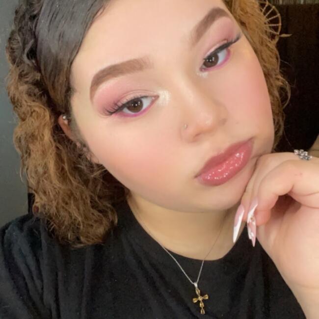 Babysitter in North Miami Beach: Sophia