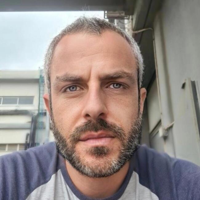 משרת בייביסיטר ב- יבנה: איתן