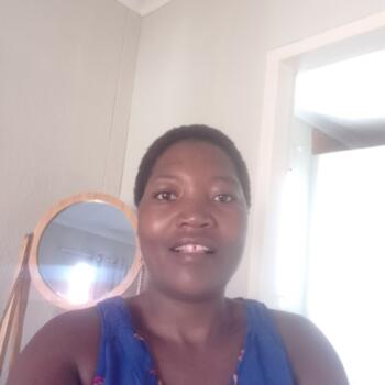 Babysitter in Secaucus: Takudzwa