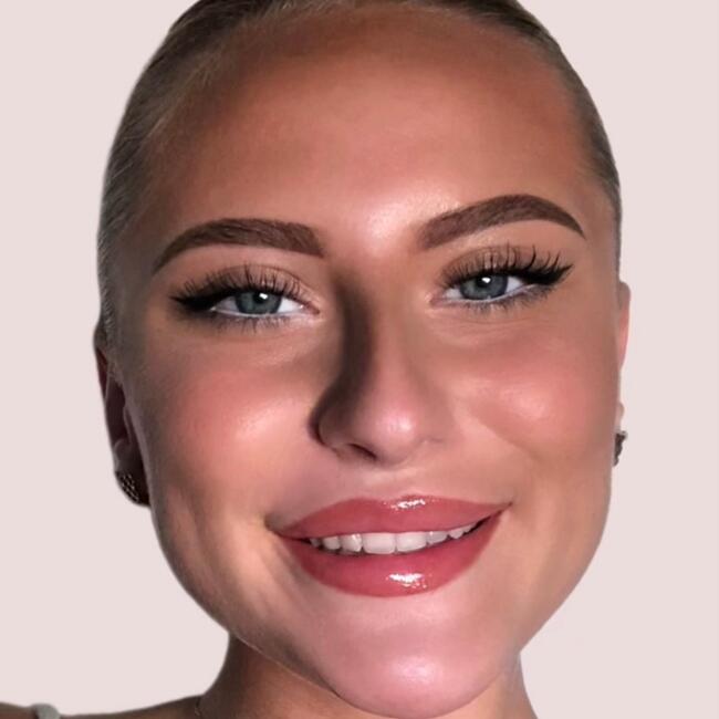 Babysitter in Thoiry (Île-de-France): Juline