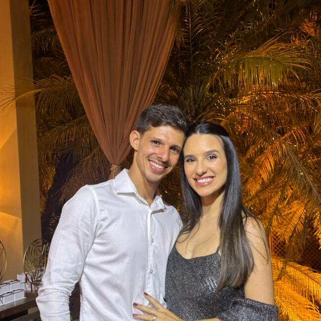 Emprego de babá em Brasília: Ana Carolina