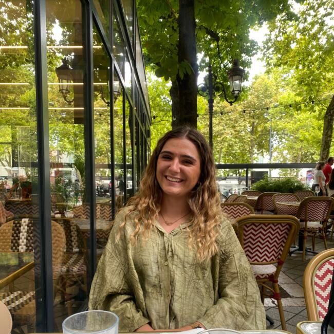 Babysitter in Le Mans: Alvina