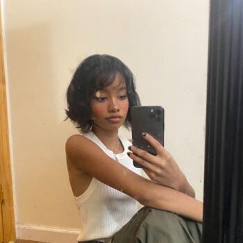 Babysitter in The Bronx: Leysha