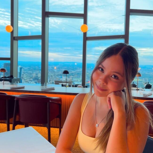 Babysitter in Singapore Island: Bella