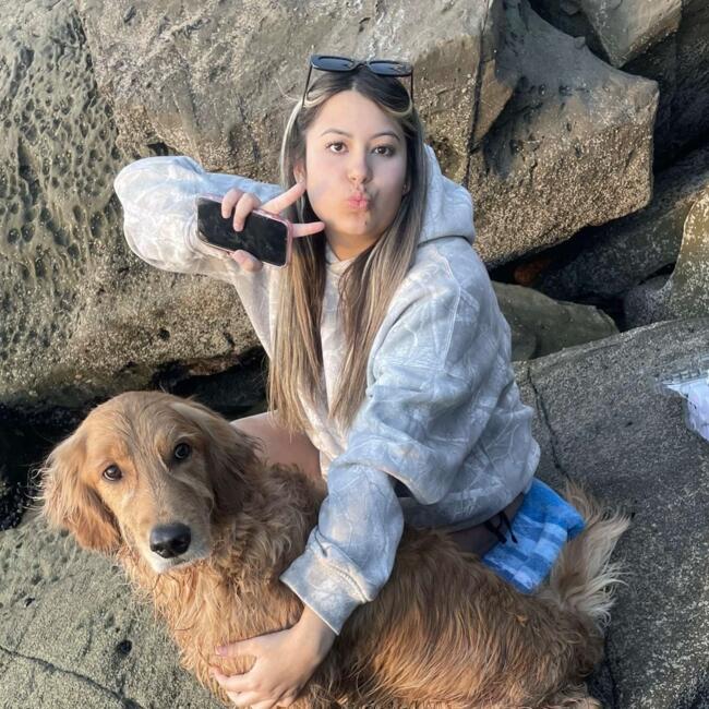 Babysitter in Corona: Violet