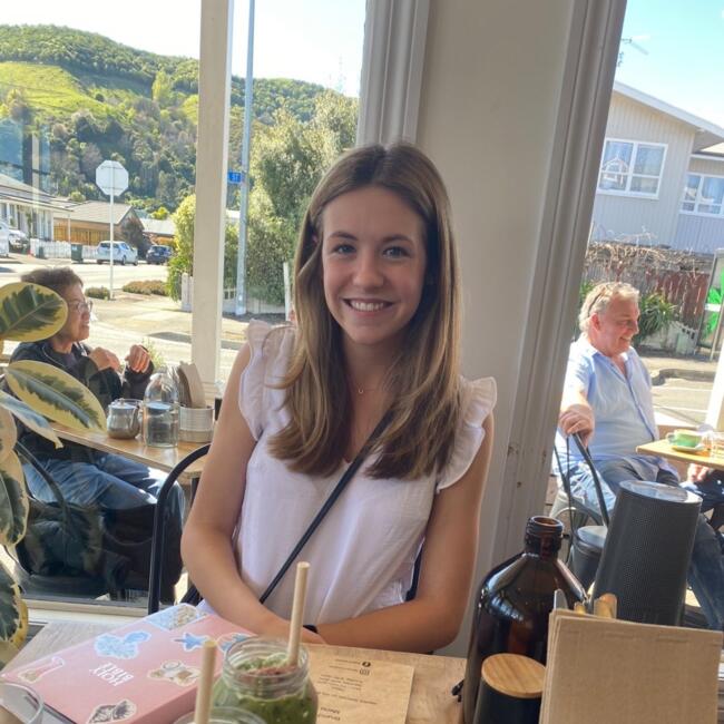 Babysitter in Nelson: Charlotte