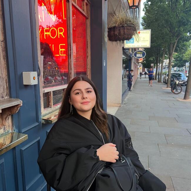 Babysitter in Galway: Ela