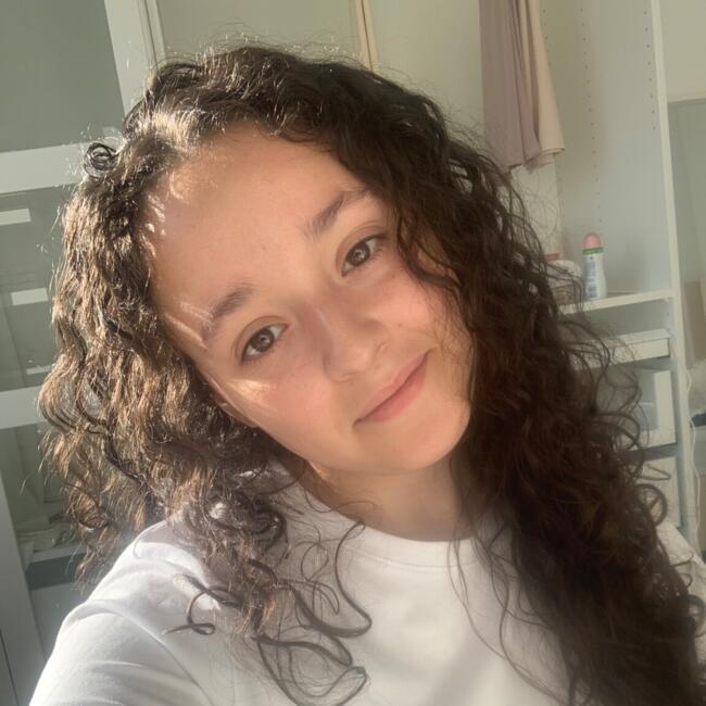Babysitter in Amiens: Assia