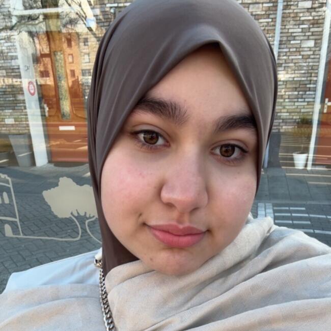 Oppas in Amsterdam: Aya