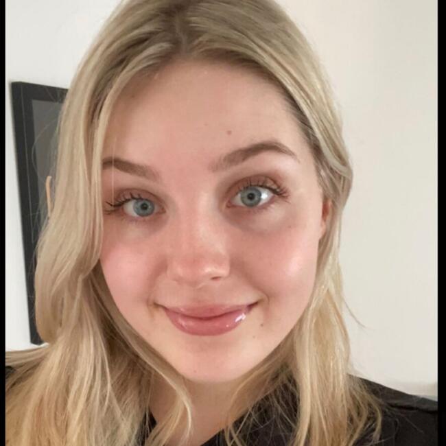 Babysitter in Évreux: Alexia