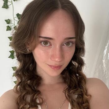 בייביסיטר פתח תקווה: Adi