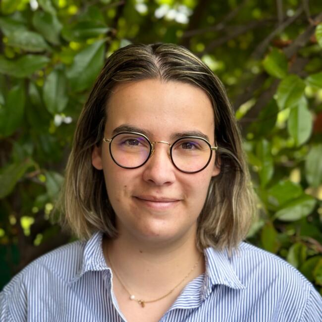 Babysitter in Bouc-Bel-Air: Émilie