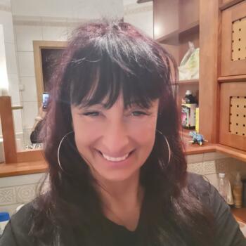 Babysitter in Budapest: Mágika